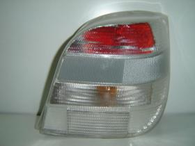VAUNER 103F10151728 - FORD FIESTA 89-*PILOTO TRAS DCH (BLANCO)